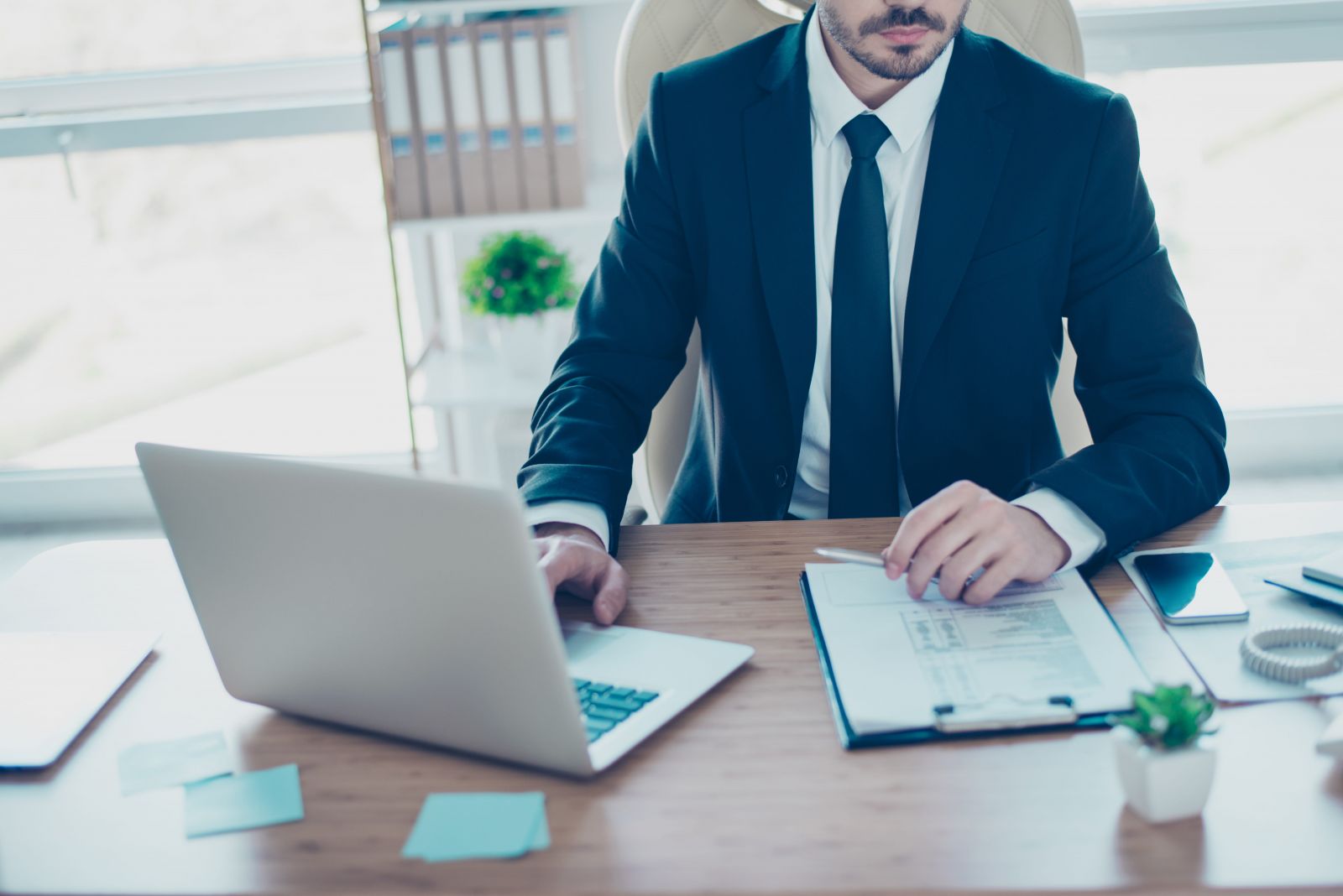 PROFESSIONNELS / DIRIGEANTS